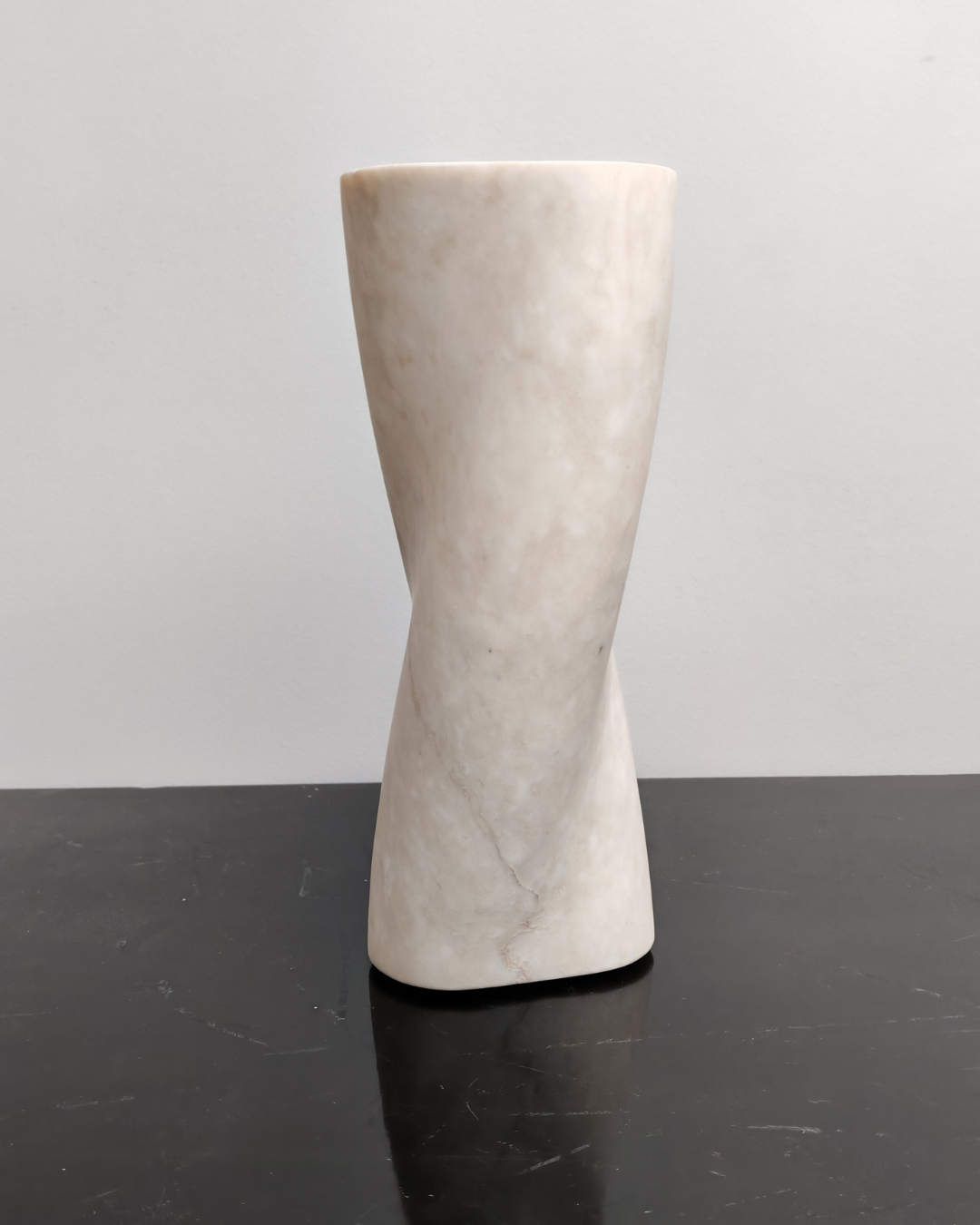 vie del marmo - VASE CROSS FINGERS / TALL 2