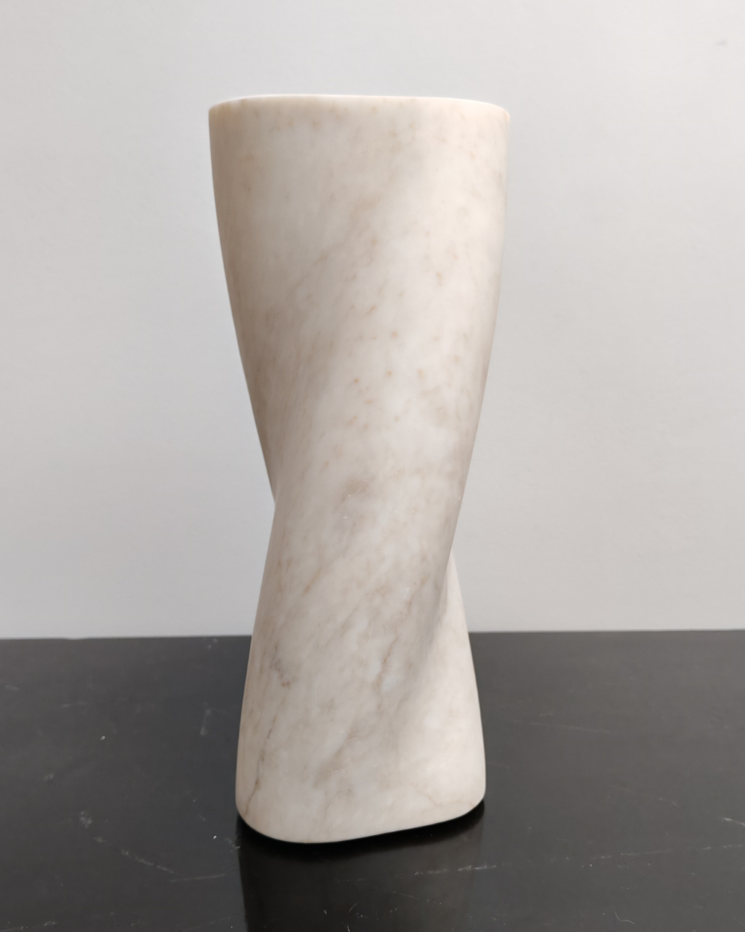 vie del marmo - VASE CROSS FINGERS / TALL 2