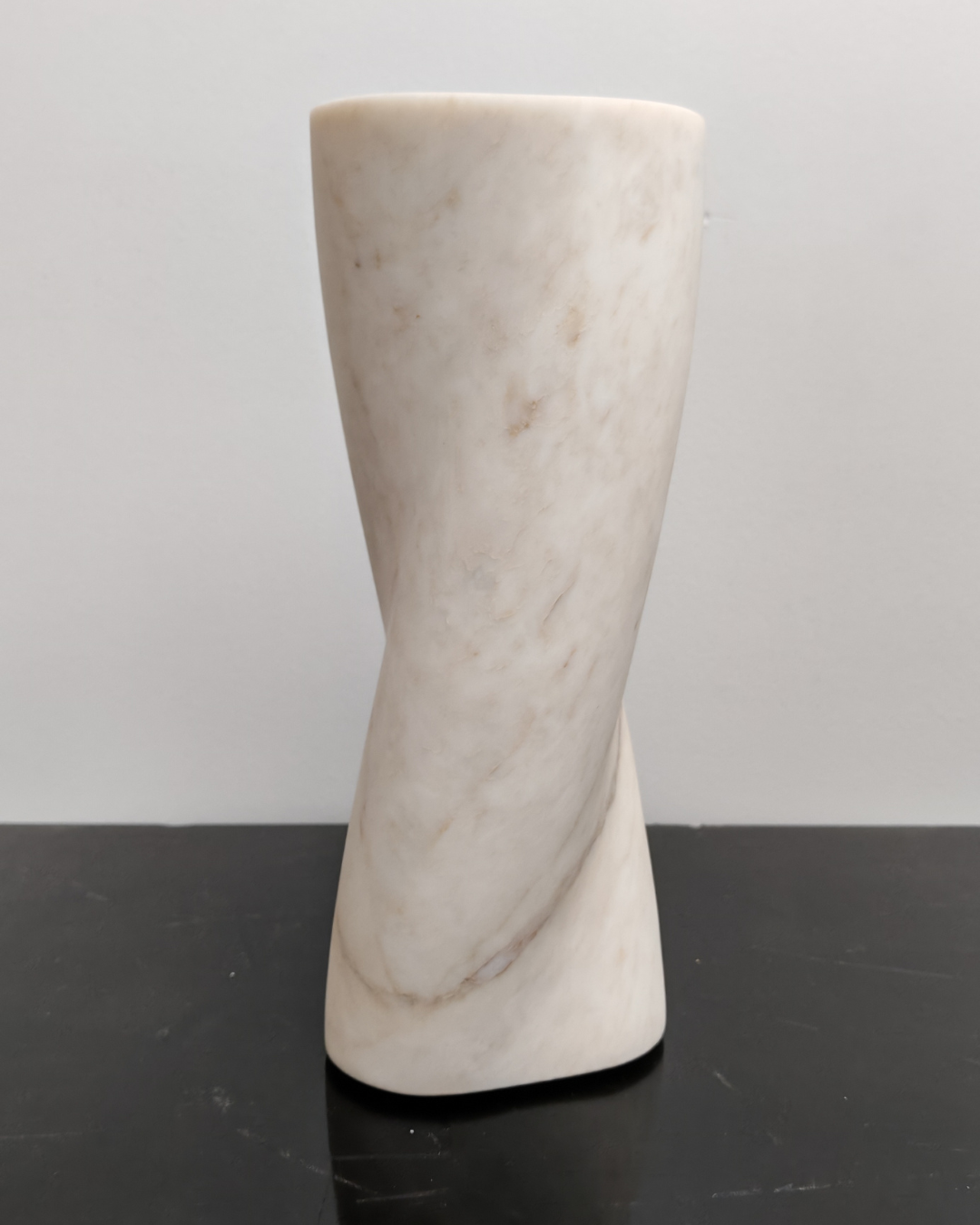 vie del marmo - VASE CROSS FINGERS / TALL 1