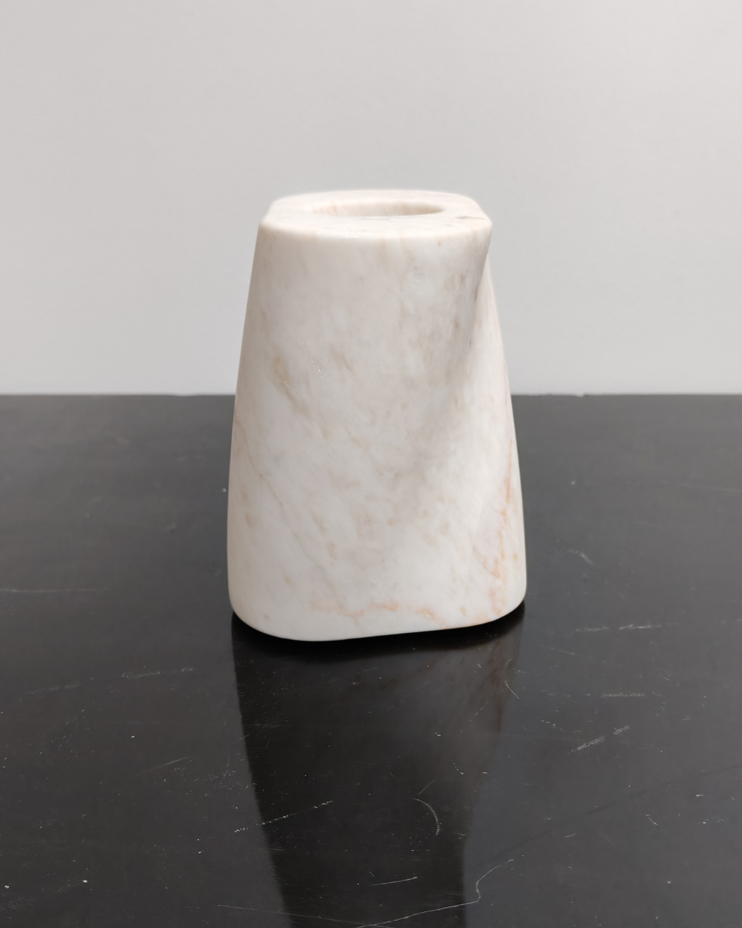 vie del marmo - VASE CROSS FINGERS / SMALL 1